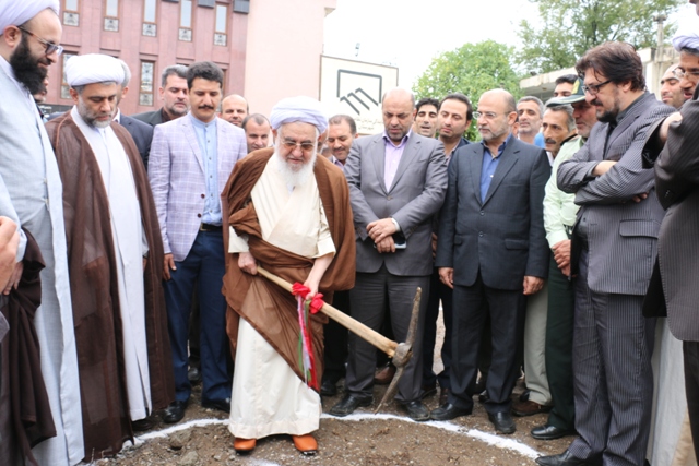 كلنگ خانه عالم بر زمین زده شد/ تقدیر نماینده ولی فقیه از اعضای شورای اسلامی شهر و شهردار لاهیجان